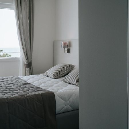 Hotel Luna Centrale Линяно Сабиадоро Екстериор снимка