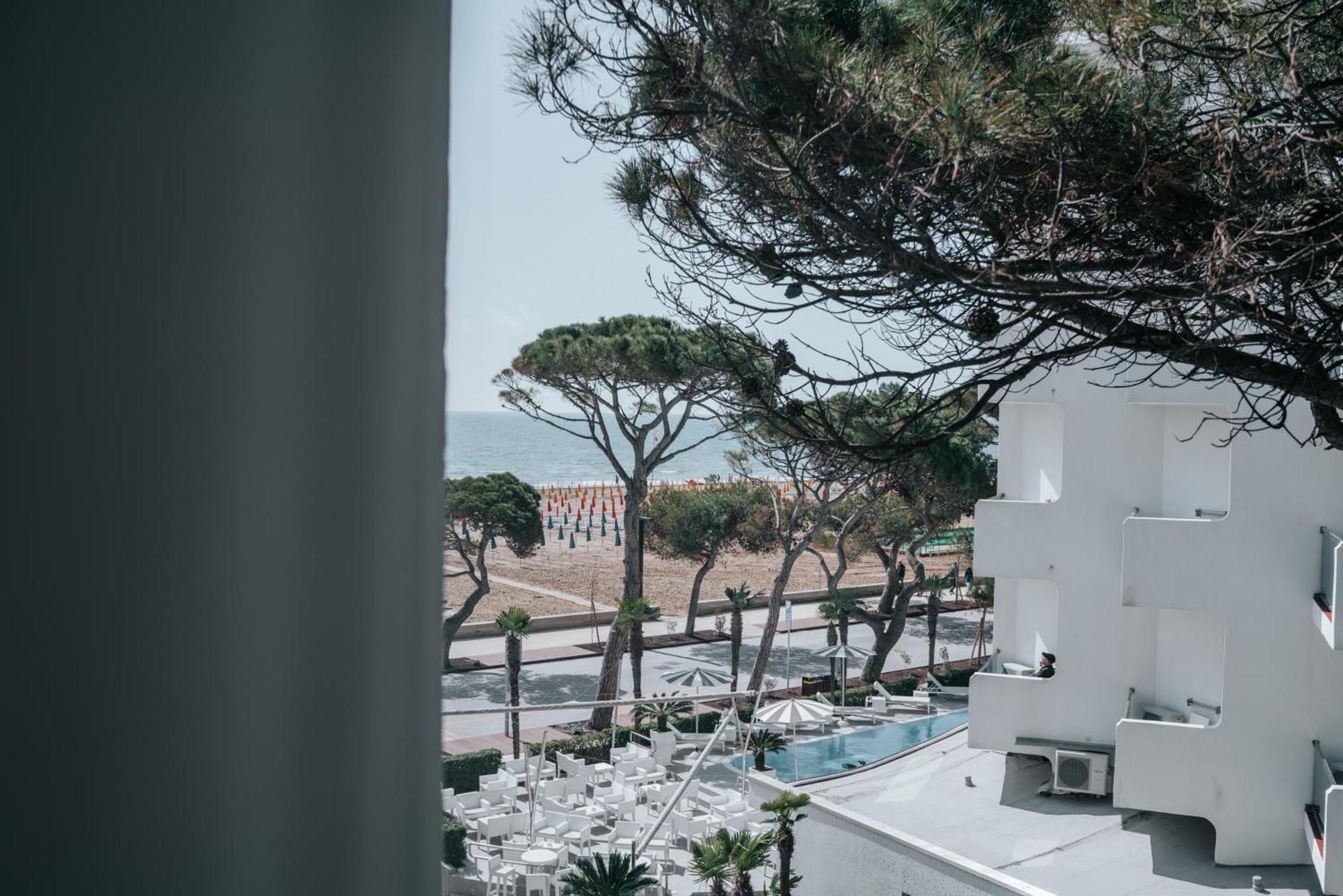 Hotel Luna Centrale Линяно Сабиадоро Екстериор снимка