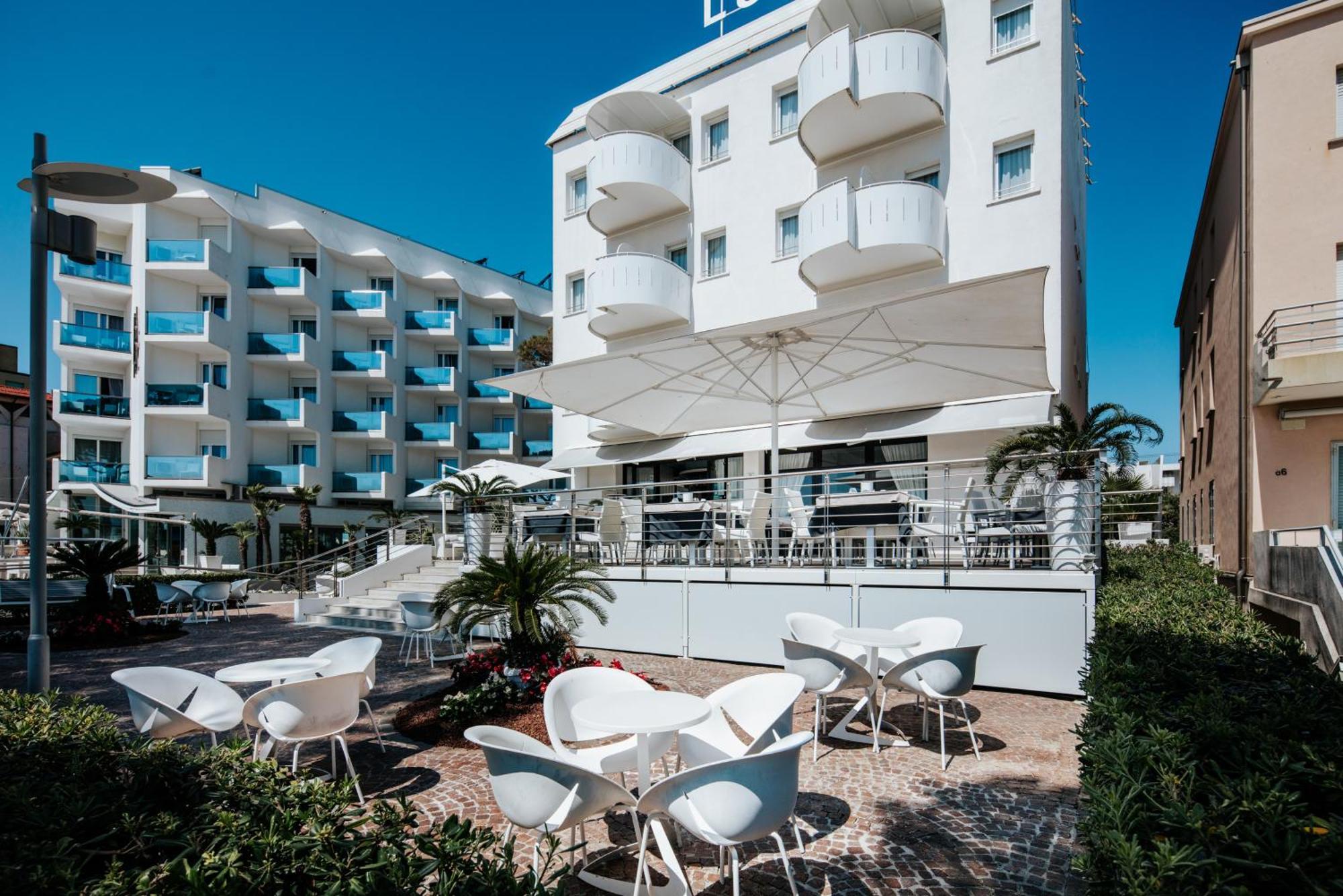 Hotel Luna Centrale Линяно Сабиадоро Екстериор снимка